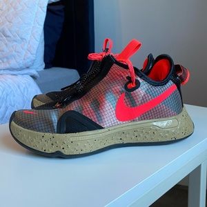 Nike PGC 4 sneakers
